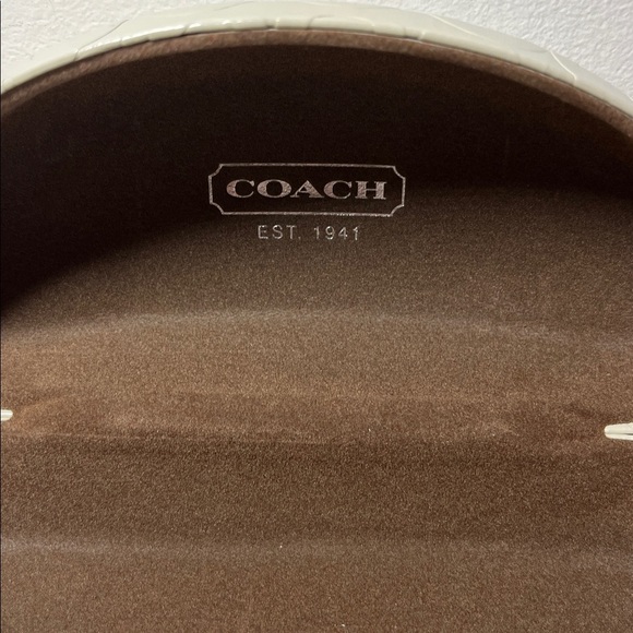 New. COACH Large White Logo Eyeglass Sunglass Hard Clamshell Case & lint cloth. - Picture 2 of 7
